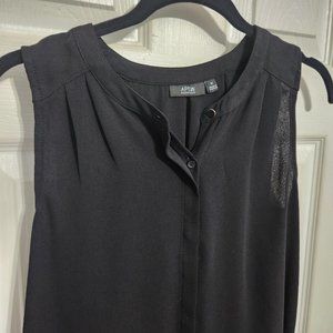 Black sleeveless button down blouse